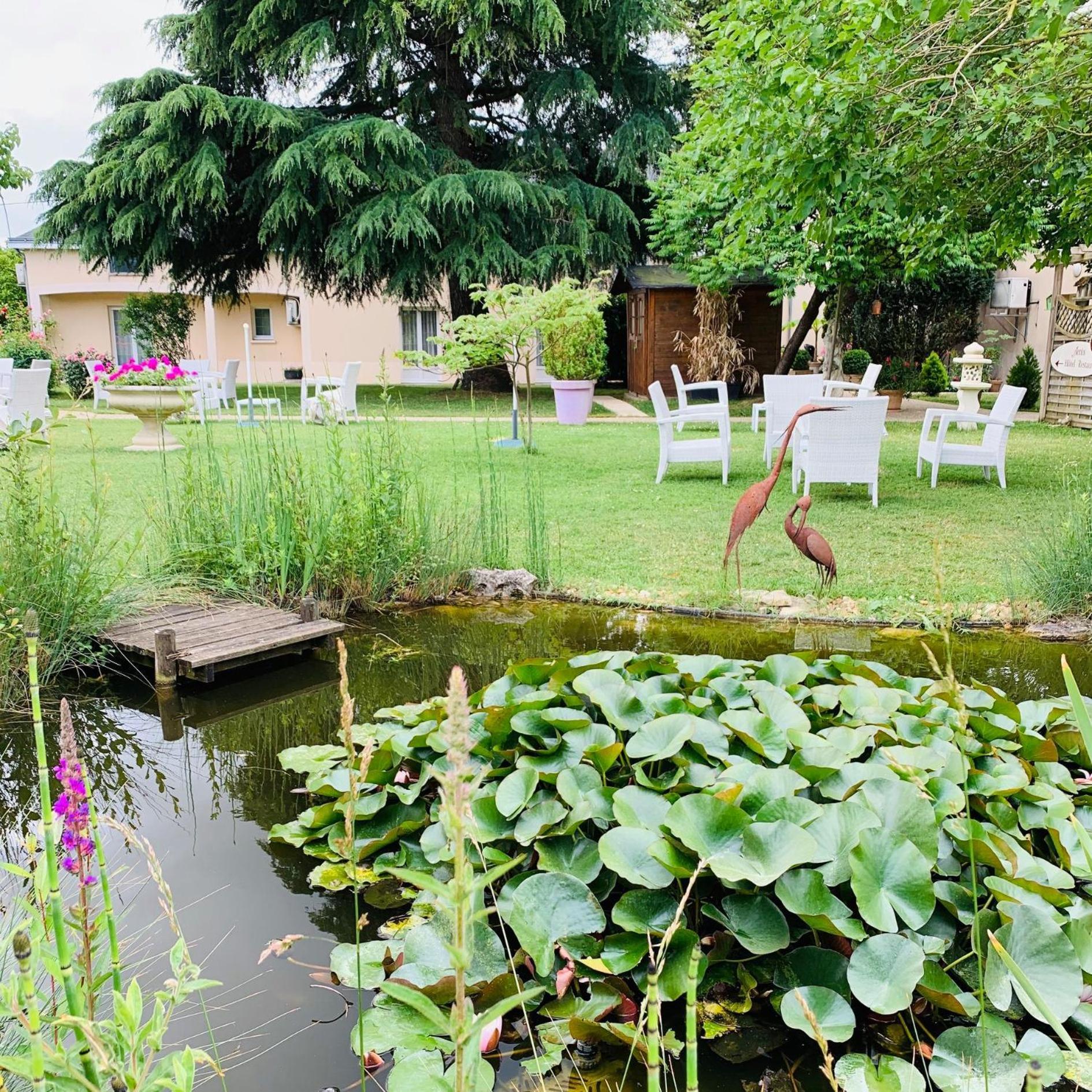 Logis Auberge Bienvenue Doue-la-Fontaine Bagian luar foto