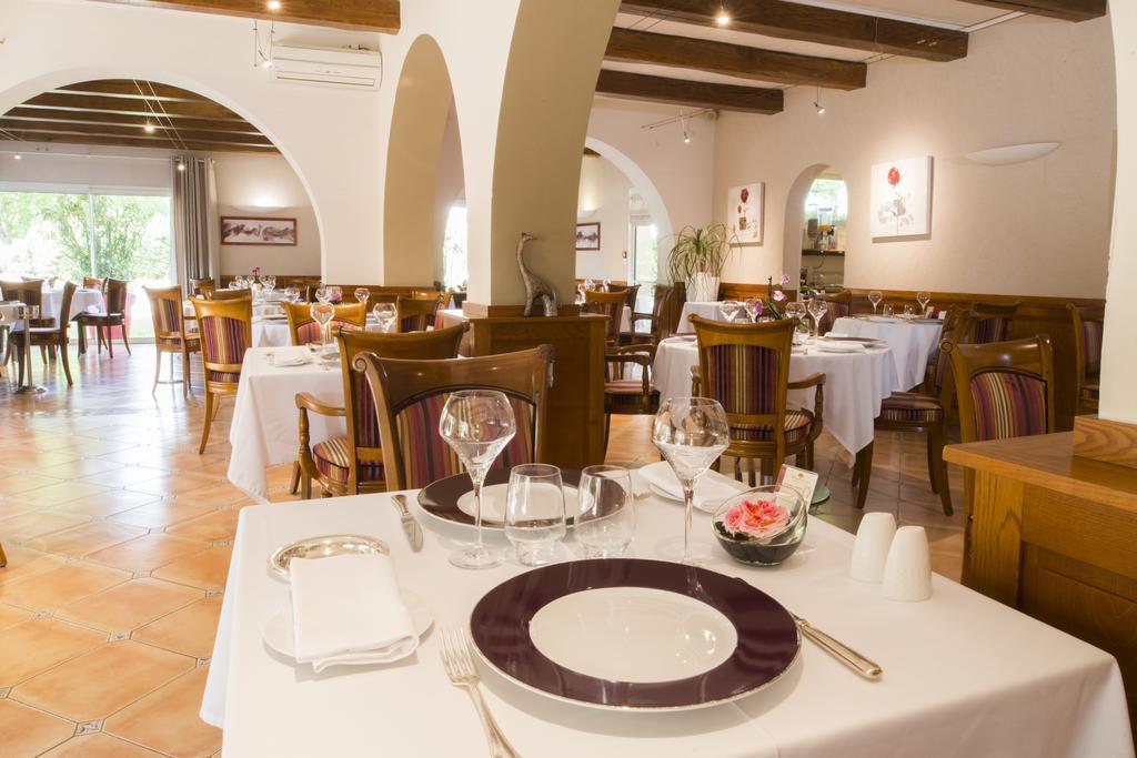 Logis Auberge Bienvenue Doue-la-Fontaine Bagian luar foto