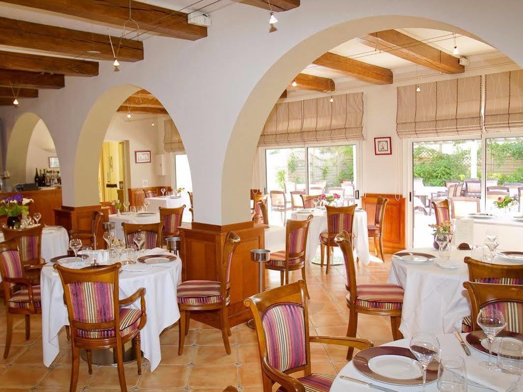 Logis Auberge Bienvenue Doue-la-Fontaine Bagian luar foto